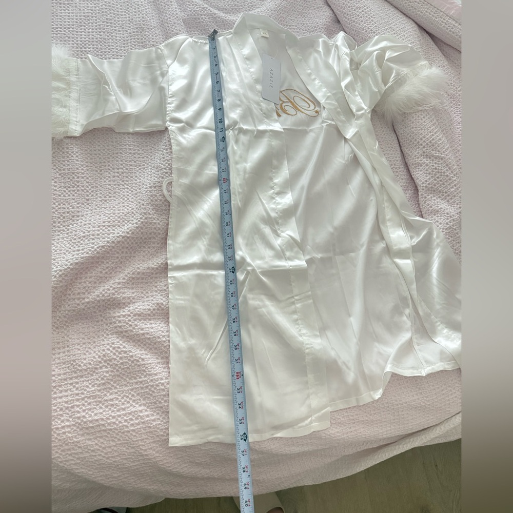 White Feather Bride Robe - Picture 6 of 6
